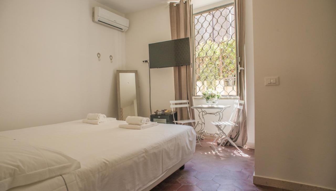רומא Flowers Apartments מראה חיצוני תמונה