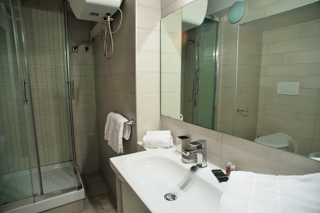 רומא Flowers Apartments מראה חיצוני תמונה