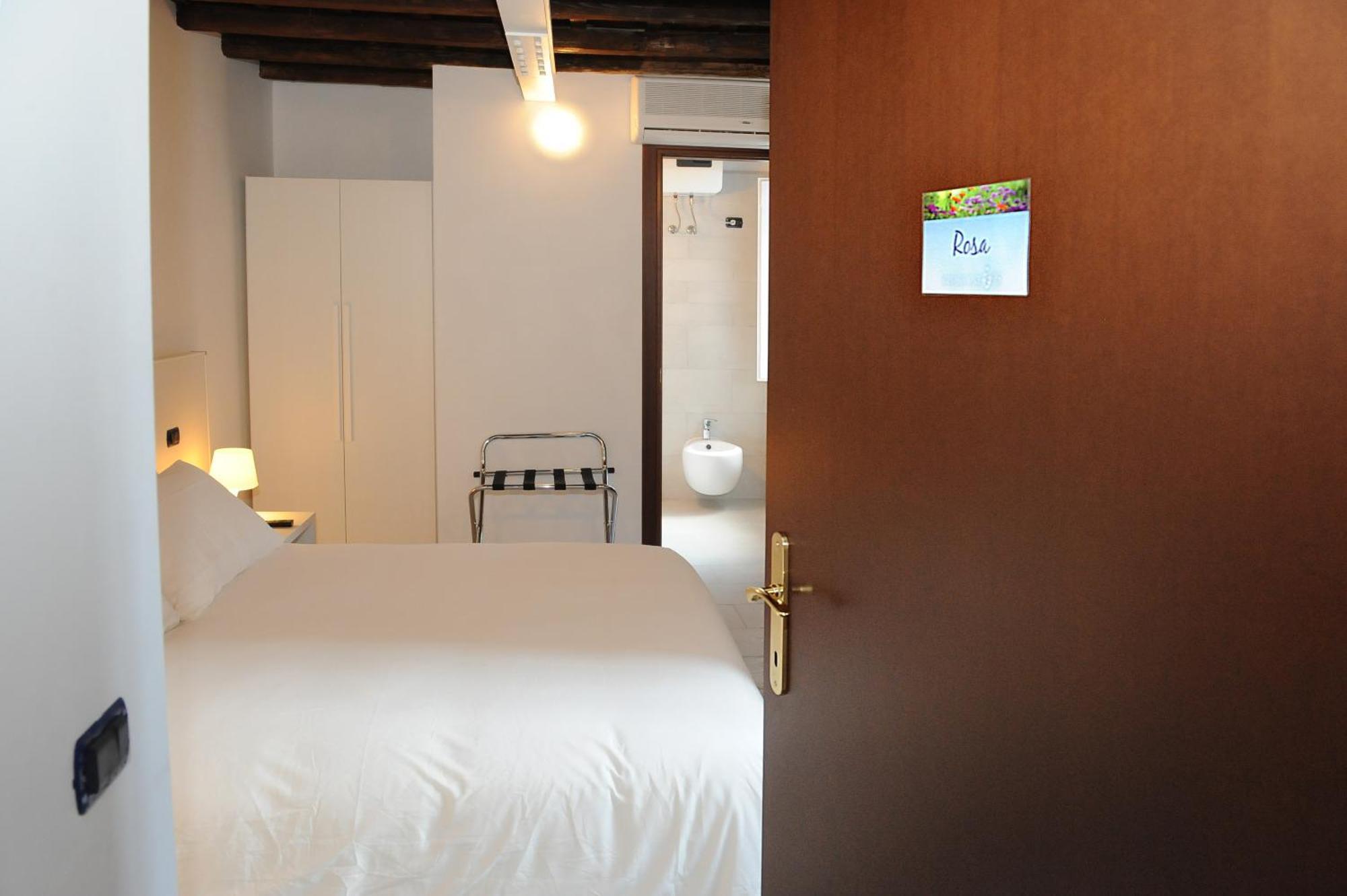 רומא Flowers Apartments מראה חיצוני תמונה