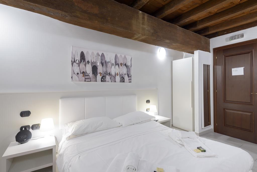 רומא Flowers Apartments חדר תמונה